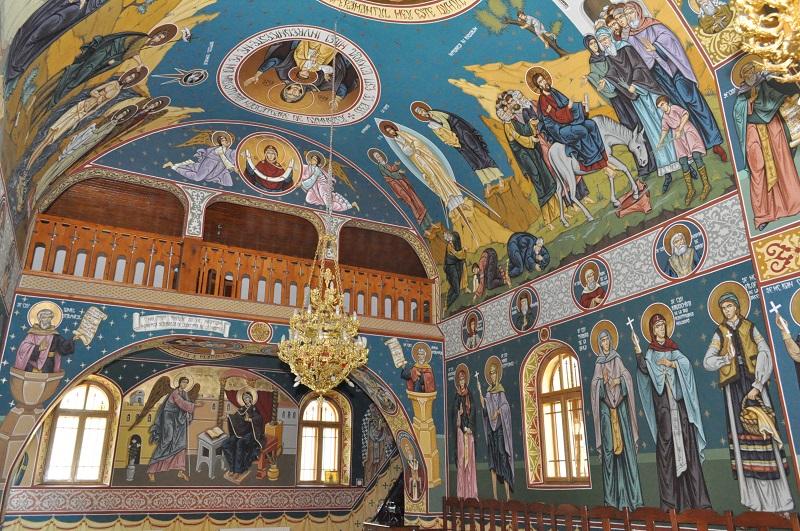 Biserica - pictură interioară